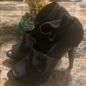 High heels ankle sandals. Very comfortable.